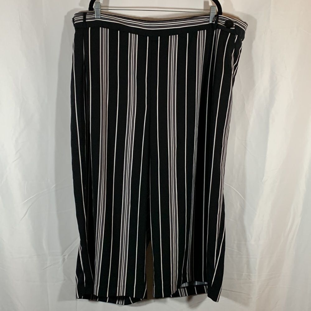 Love & Legend Black & White Striped Cropped Pants
